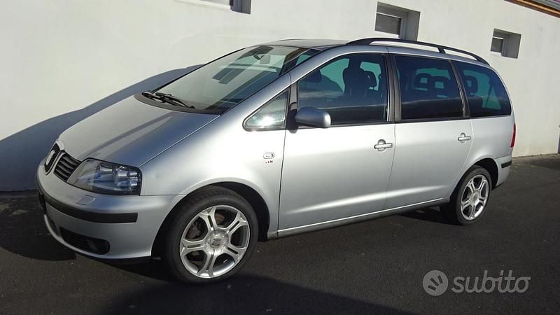 Grigio Usata 2001 Seat Alhambra Monovolume | 3800 € - Immagine 1/3