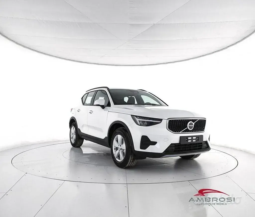Nuova Volvo XC40 Core 163 CV (119 kW) 2026 Bianco SUV