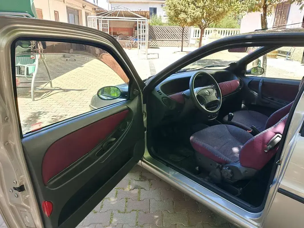 Usata Lancia Ypsilon 60 CV (44 kW) 1996 Utilitaria
