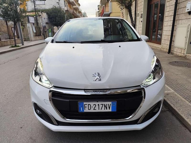 Usata Peugeot 208 Active 75 CV (55 kW) 2016 Bianco Utilitaria