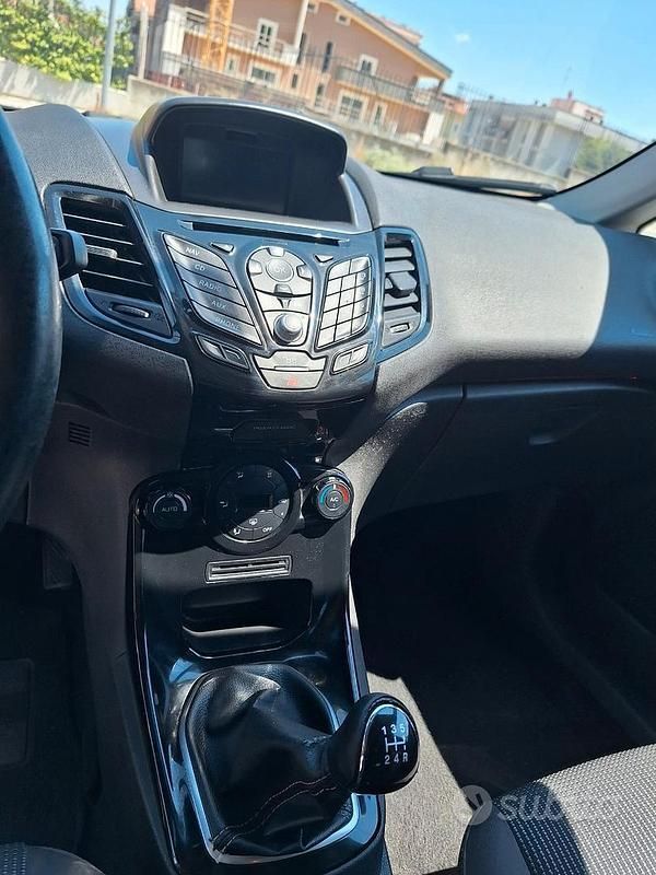 Usata Ford Fiesta Titanium 2015 Nero Utilitaria