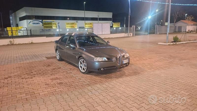 Usata Alfa Romeo 166 Ti 175 CV (128 kW) 2004 Grigio Berlina