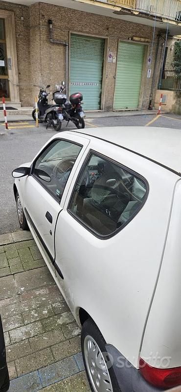 Usata Fiat 600 Active 54 CV (39 kW) 2009 Bianco Utilitaria