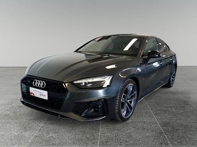 Usata Audi A5 Sportback S-Line 204 CV (150 kW) 2023 Grigio daytona perla Utilitaria