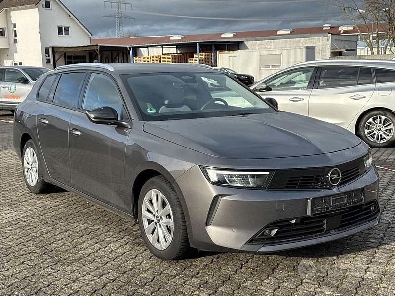 Grigio Usata 2023 Opel Astra Elegance Station wagon | 21.990 € (Buon prezzo) - Immagine 1/4