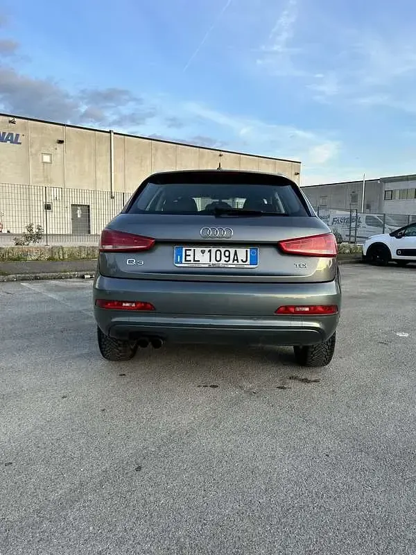 Usata Audi Q3 Advanced Plus 140 CV (102 kW) 2012 Grigio SUV