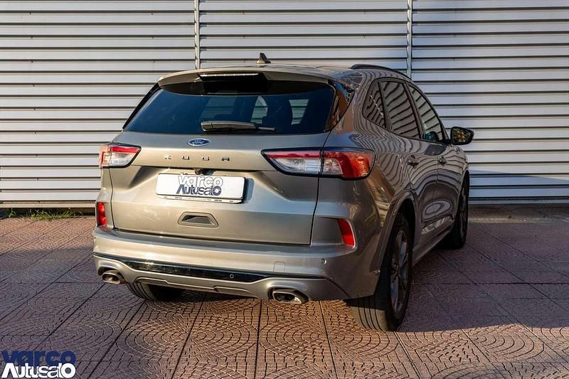Usata Ford Kuga ST-Line 120 CV (88 kW) 2022 Solar silver SUV