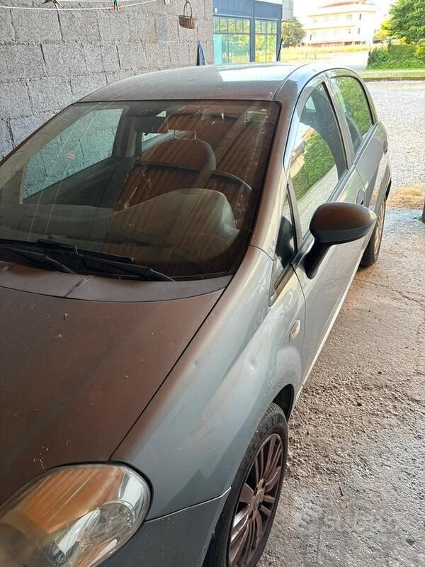 Usata Fiat Grande Punto 65 CV (47 kW) 2015 Grigio Utilitaria