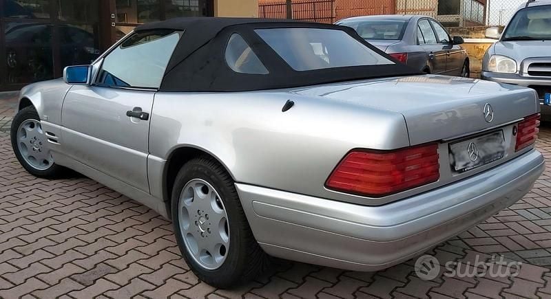 Usata Mercedes SL320 231 CV (169 kW) 1996 Grigio Cabrio
