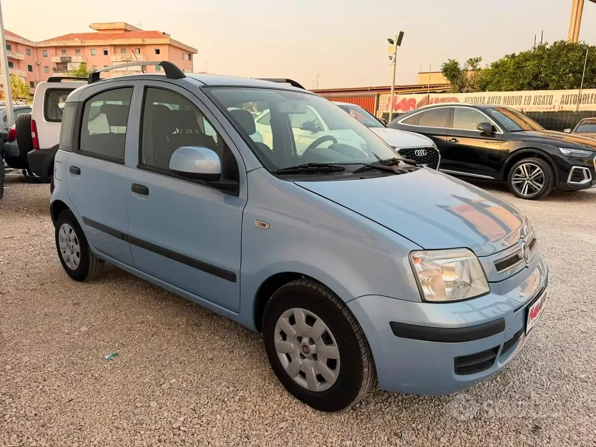 Usata Fiat Panda Dynamic 69 CV (50 kW) 2011 Bluazzurro Utilitaria