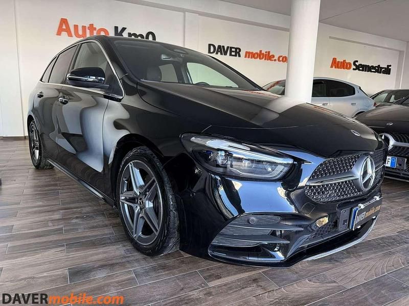Nero Usata 2024 Mercedes B180 AMG line Monovolume | 32.490 € (Cara) - Immagine 1/4
