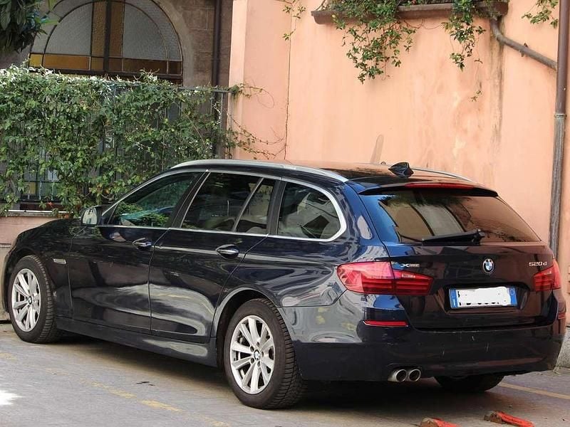 Usata BMW 520 Comfort Edition 190 CV (139 kW) 2015 Blu/azzurro Station wagon
