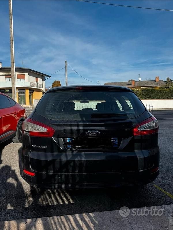 Usata 2011 Ford Mondeo Berlina | 2000 € (Ottimo prezzo) - Immagine 1/4