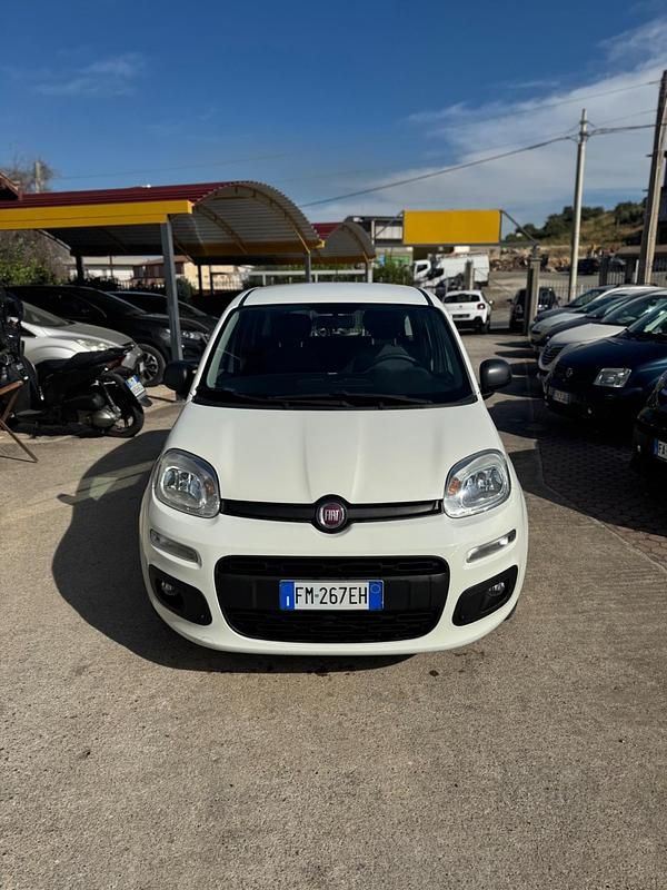 Usata Fiat Panda Lounge 95 CV (69 kW) 2017 Bianco Utilitaria