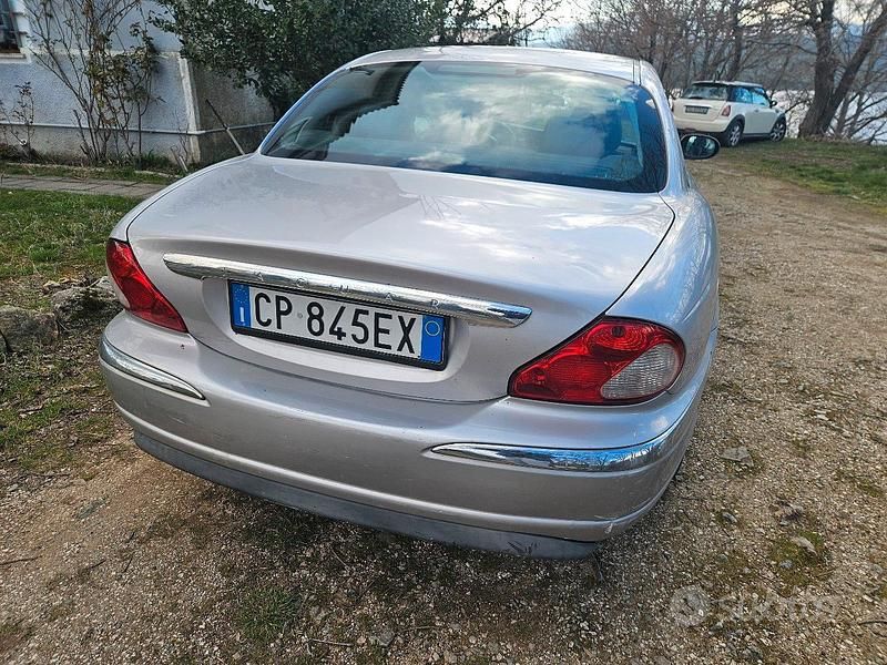 Usata Jaguar X-type 131 CV (96 kW) 2003 Grigio Berlina