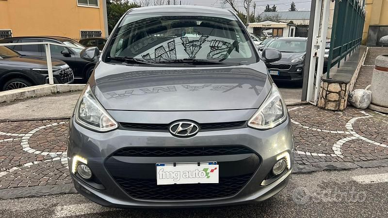 Usata Hyundai i10 Comfort 67 CV (49 kW) 2014 Grigio Utilitaria