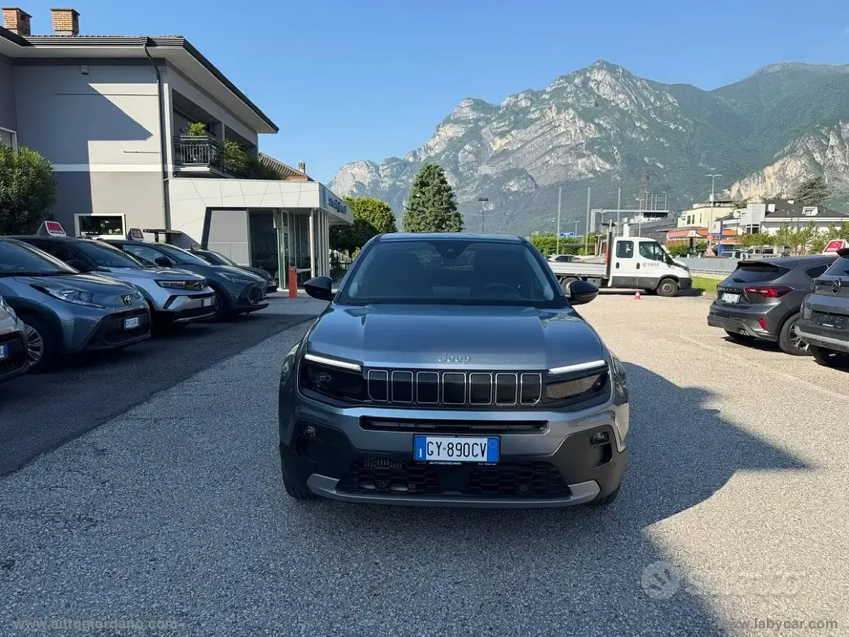 Usata Jeep Avenger Summit 101 CV (74 kW) 2025 Gray SUV