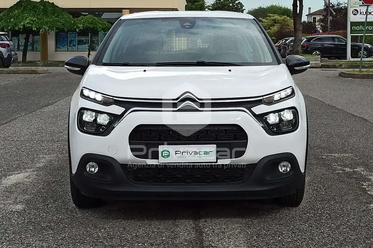 Begagnad Citroën C3 Feel 102 HK (75 kW) 2023 Vit Halvkombi