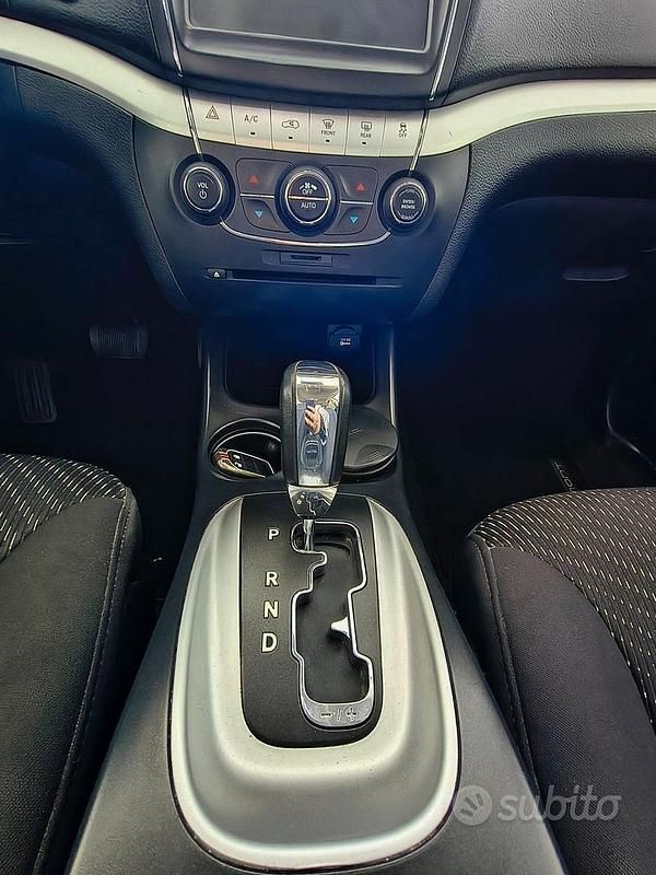 Usata Fiat Freemont Lounge 170 CV (125 kW) 2012 Grigio SUV