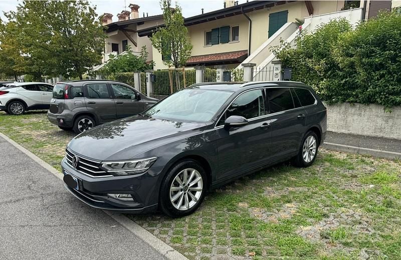 Usata VW Passat Business 150 CV (110 kW) 2021 Grigio Station wagon
