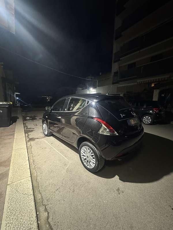 Usata Lancia Ypsilon Silver 80 CV (58 kW) 2014 Utilitaria