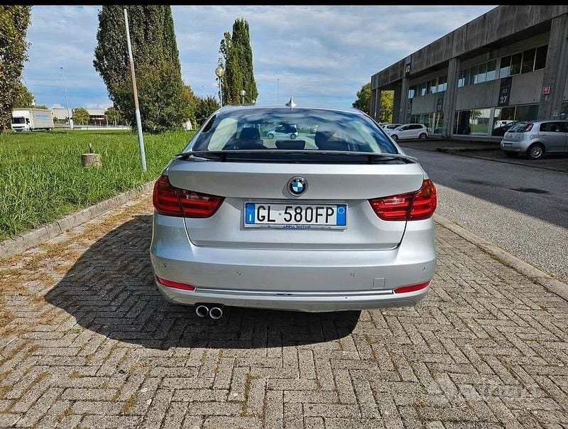 Usata BMW 330 Sport Line 258 CV (189 kW) 2014 Grigio Berlina