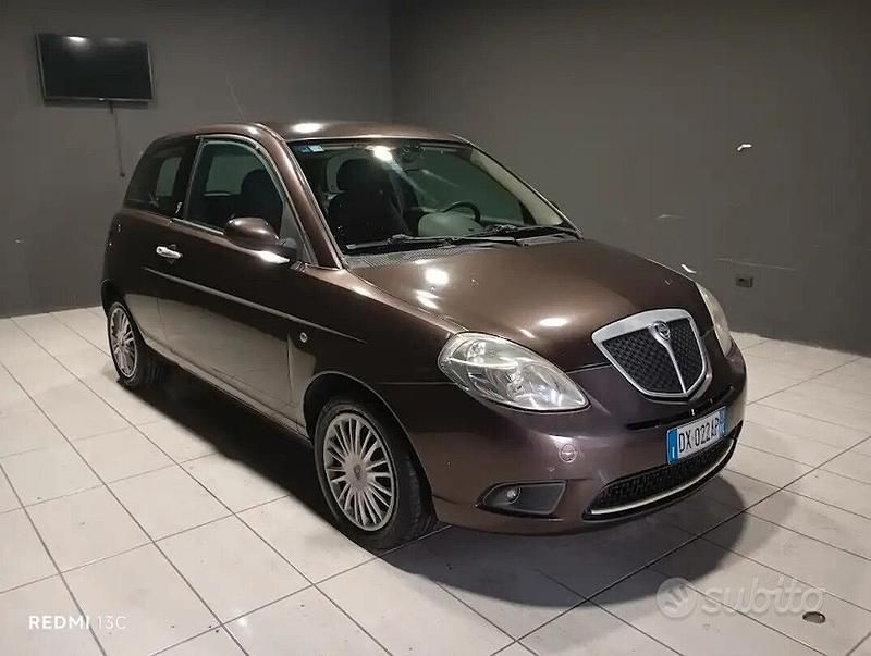 Usata Lancia Ypsilon 60 CV (44 kW) 2009 Marrone Utilitaria