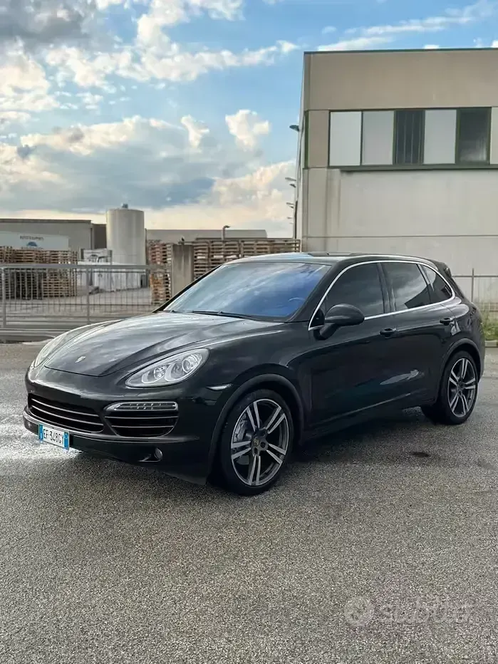 Usado Porsche Cayenne 245 CV (180 kW) 2011 Negro SUV