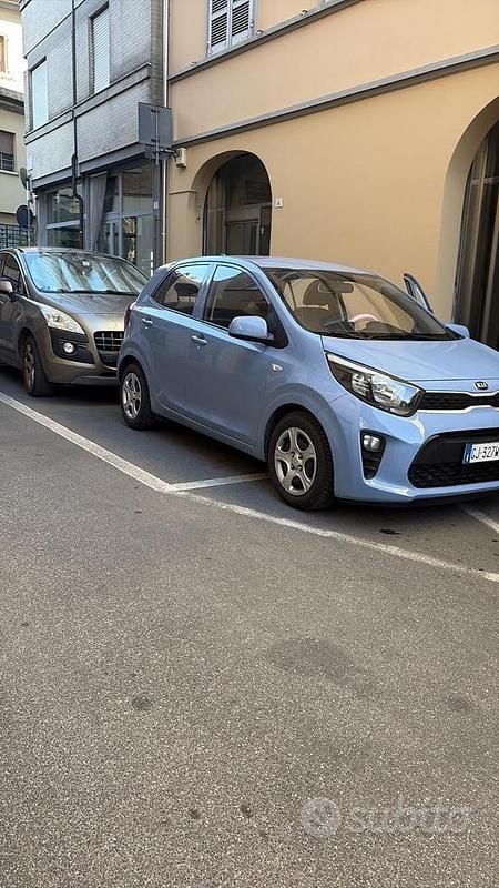 Usata Kia Picanto X-Line 65 CV (47 kW) 2022 Blu Utilitaria