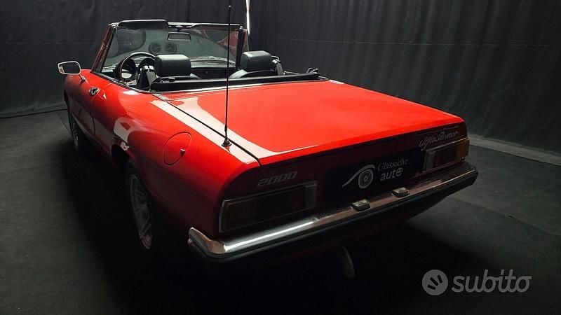 Usata Alfa Romeo Spider Veloce 130 CV (95 kW) 1982 Rosso Cabrio
