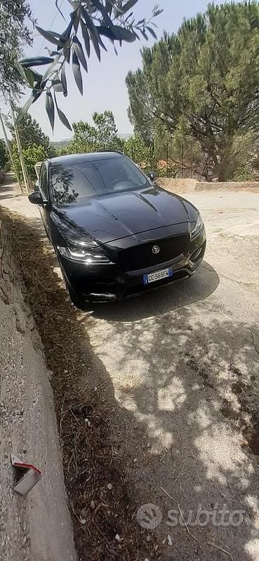 Usata Jaguar F-Pace R-Sport 180 CV (132 kW) 2017 Nero SUV