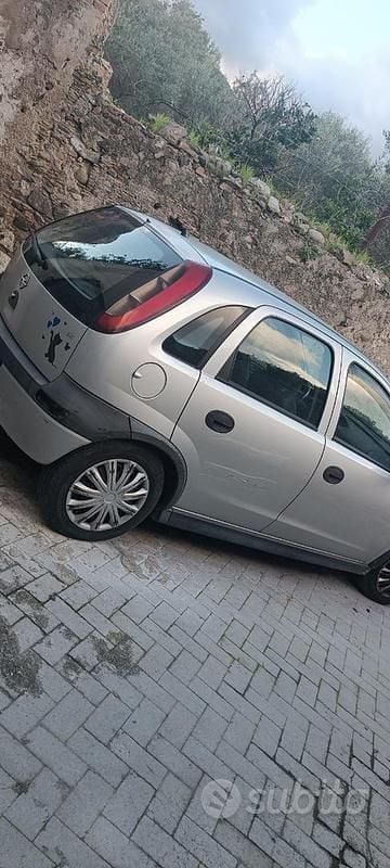 Usata Opel Corsa 75 CV (55 kW) 2002 Grigio Berlina