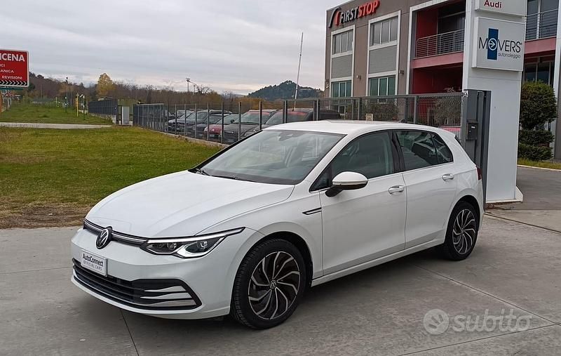 Bianco Usata 2022 VW Golf VIII Style Tre volumi | 23.500 € (Buon prezzo) - Immagine 1/4