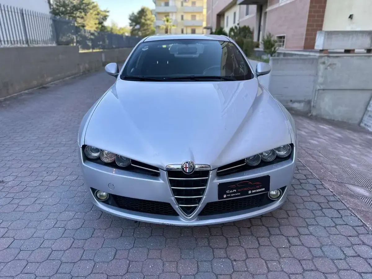 Usata Alfa Romeo 159 150 CV (110 kW) 2009 Grigio Berlina