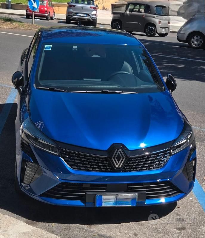 Usata Renault Clio V Techno 91 CV (66 kW) 2024 Blu Berlina