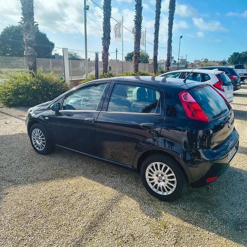 Usata Fiat Punto Street 75 CV (55 kW) 2015 Blu Berlina