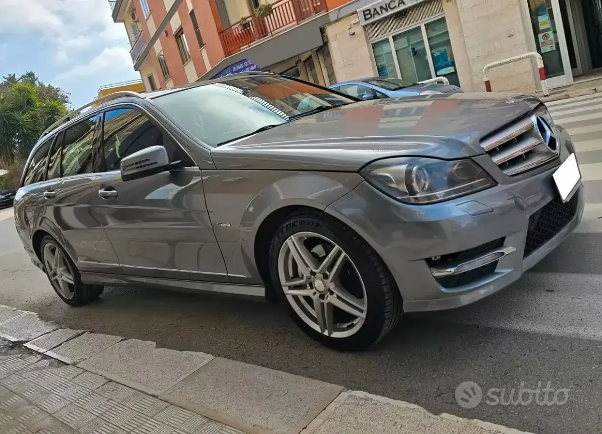 Usata Mercedes C220 Avantgarde 170 CV (125 kW) 2012 Grigio Station wagon