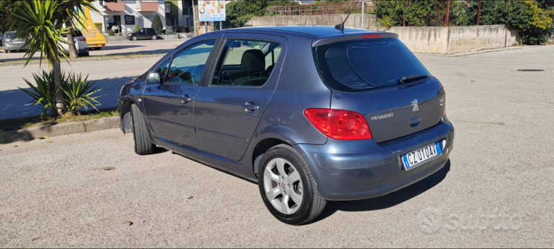 Usato 2005 Peugeot 307 1.6 Diesel 90 CV (1.650 €)