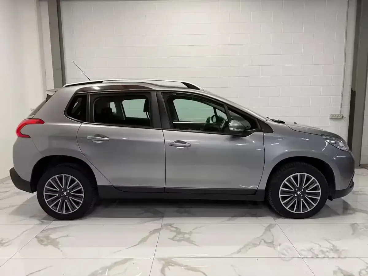 Usata Peugeot 2008 Allure 92 CV (67 kW) 2015 Grigio SUV