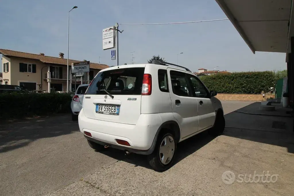 Usata Suzuki Ignis GL 83 CV (61 kW) 2001 Grigio Utilitaria