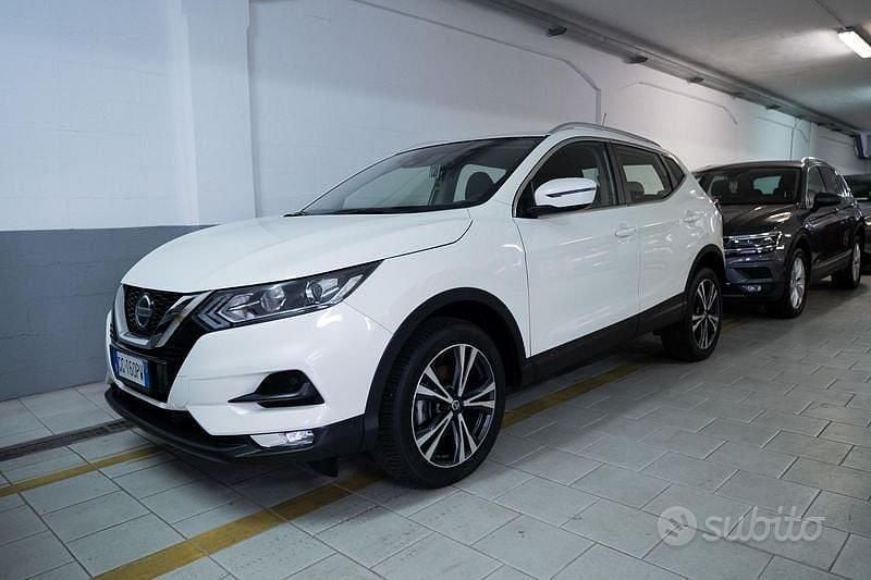 Usata Nissan Qashqai Acenta Premium 140 CV (102 kW) 2021 Bianco SUV