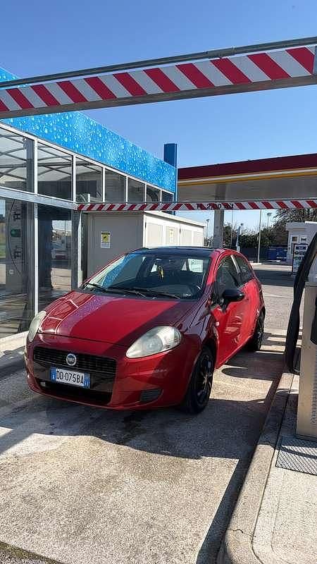 Usata Fiat Punto 95 CV (69 kW) 2006 Utilitaria