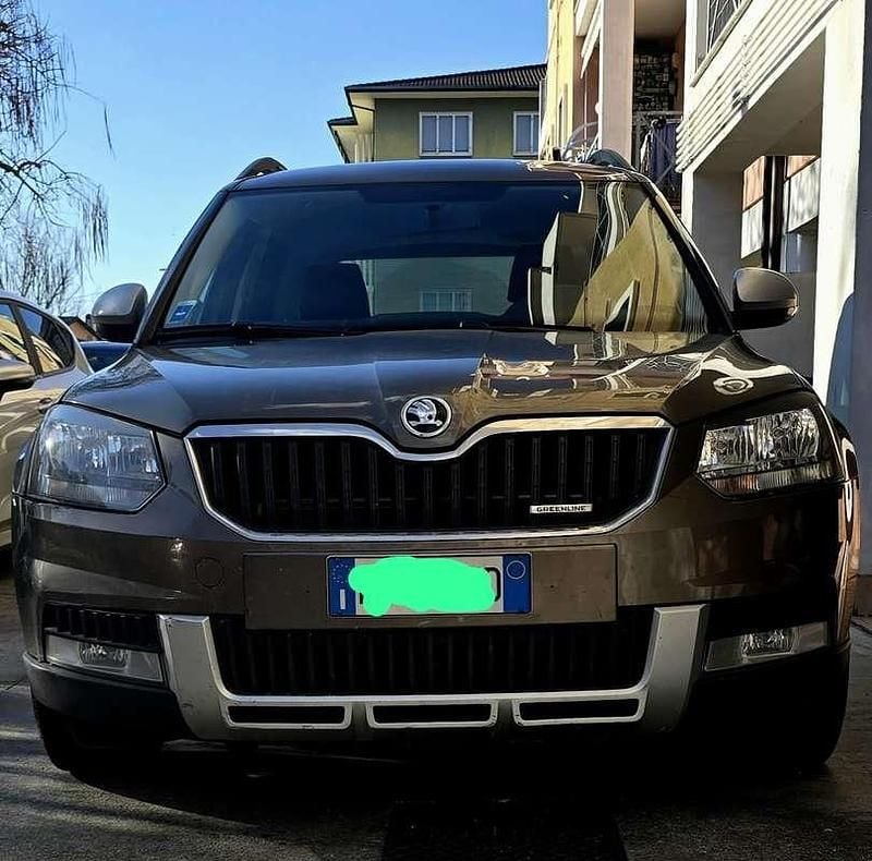 Usata Skoda Yeti GreenLine 105 CV (77 kW) 2014 Marrone SUV