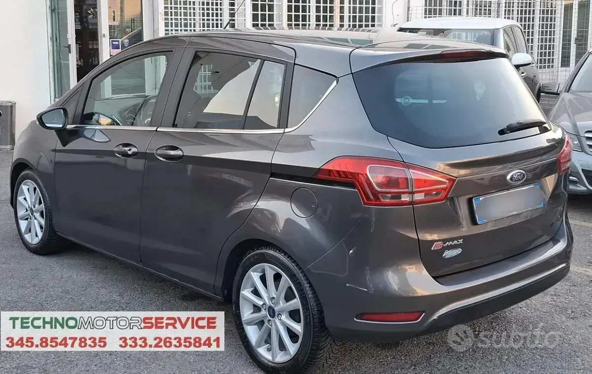 Usata Ford B-MAX Titanium 75 CV (55 kW) 2016 Grigio Monovolume