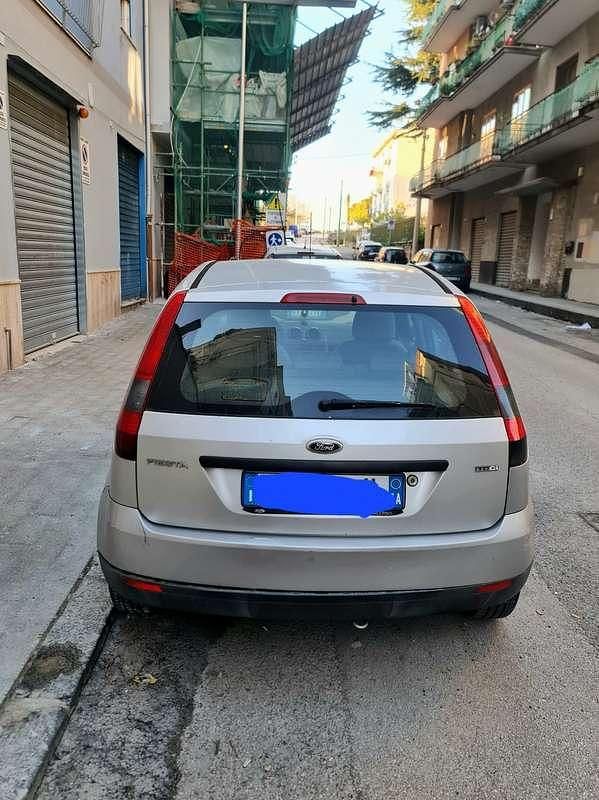 Usata Ford Fiesta Ambiente 68 CV (50 kW) 2003 Utilitaria