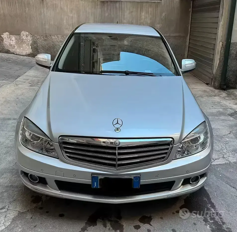 Usata Mercedes 220 2007 Grigio Berlina