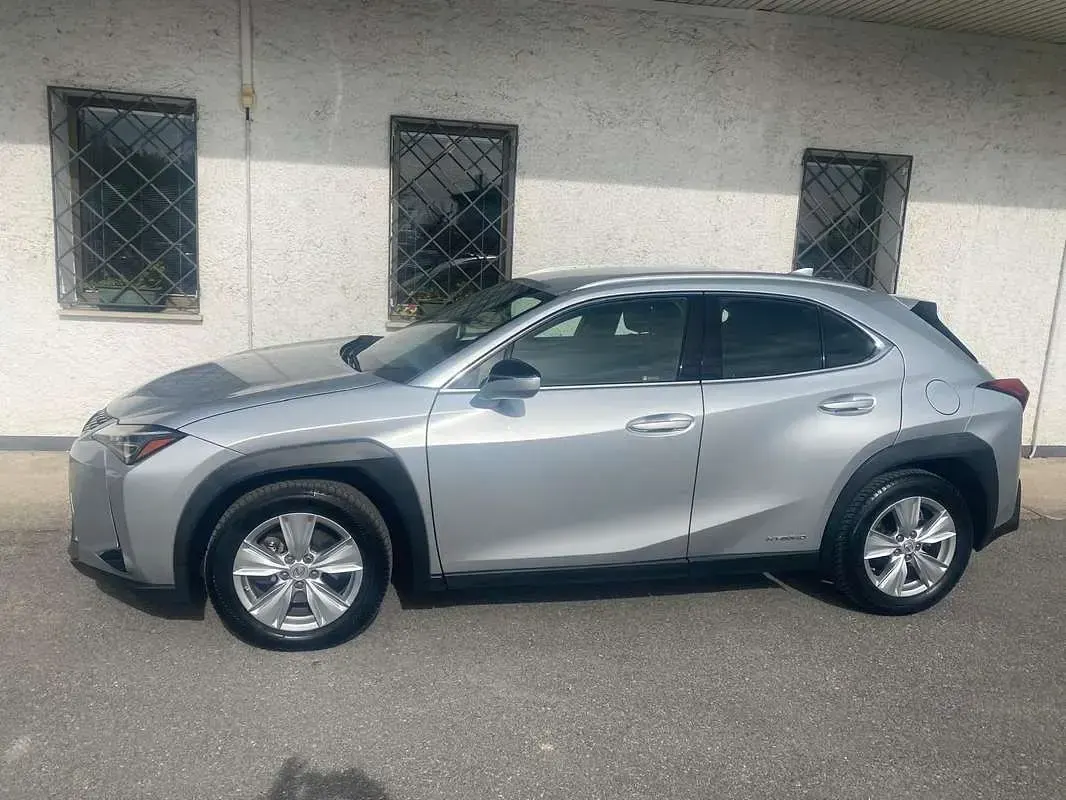 Usata Lexus UX 250h 184 CV (135 kW) 2020 Argento SUV