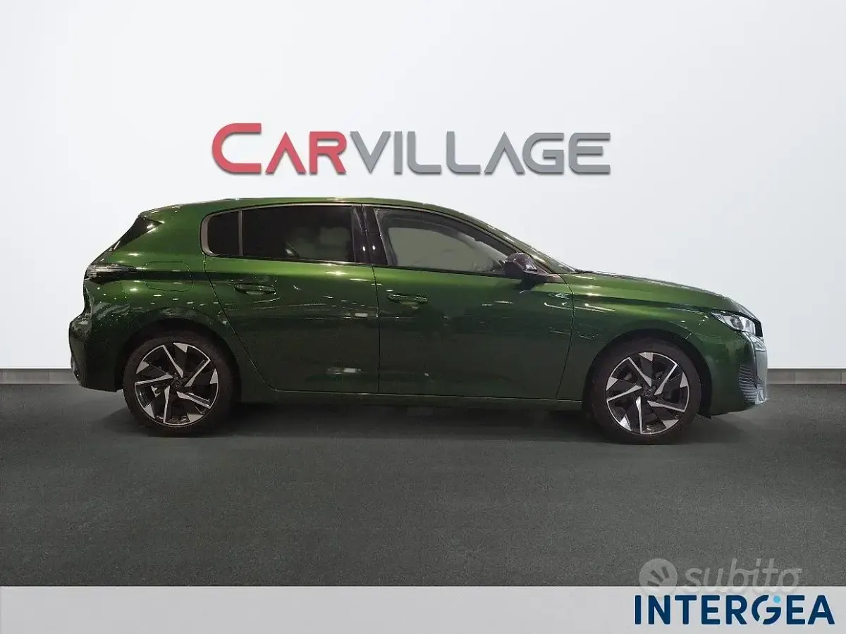 Usata Peugeot 308 Allure 131 CV (96 kW) 2024 Verde Berlina