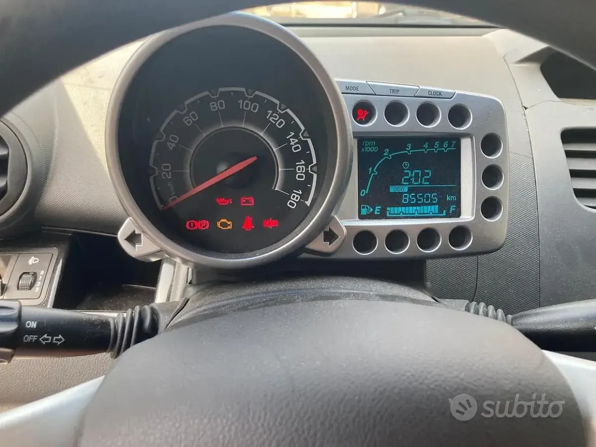 Usata Chevrolet Spark 68 CV (50 kW) 2010 Bianco Utilitaria