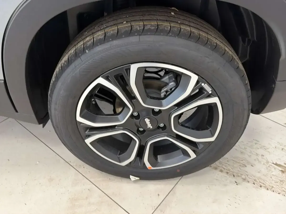 Nuova Jeep Avenger Summit 101 CV (74 kW) 2026 Grigio SUV